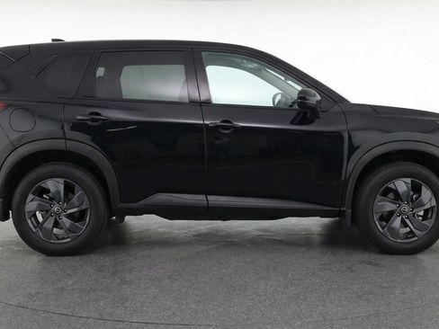 Used 2025 Nissan Rogue SV AWD/4WD image 11