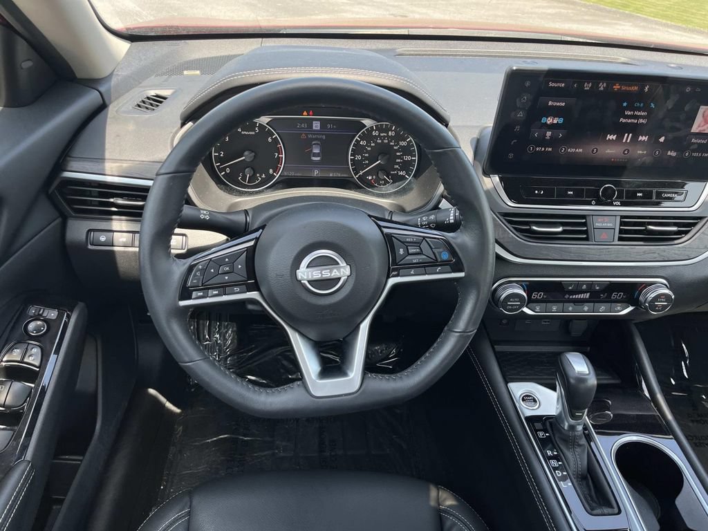 Used 2024 Nissan Altima 2.5 SL FWD image 12