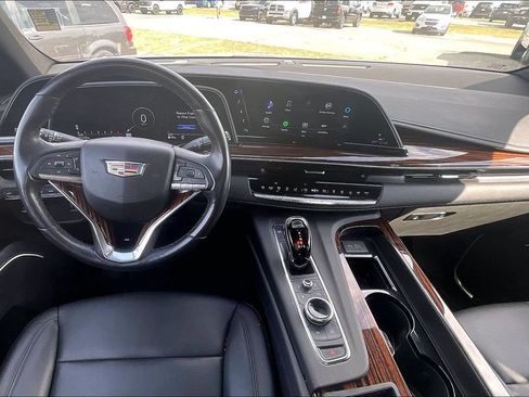 Used 2023 Cadillac Escalade Luxury AWD/4WD image 15