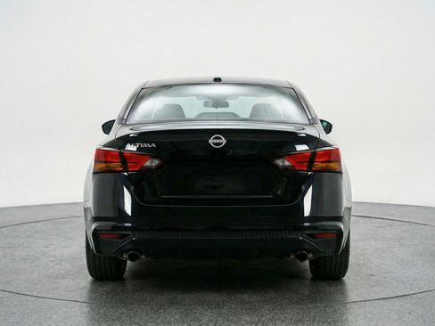 Used 2025 Nissan Altima 2.5 SV FWD image 7