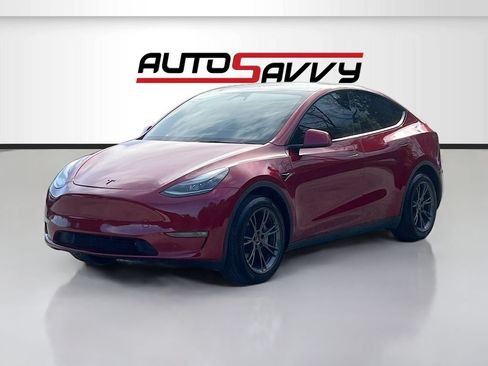 Used 2025 Tesla Model Y Long Range RWD image 3