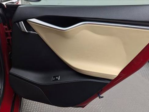 Used 2013 Tesla Model S Performance RWD image 18