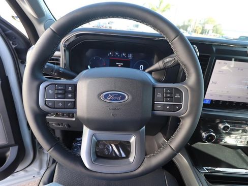 New 2026 Ford F250 Lariat w/ Black Appearance Package AWD/4WD image 18