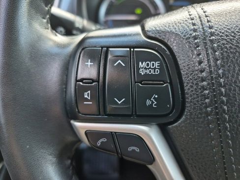 Used 2019 Toyota Highlander XLE image 25