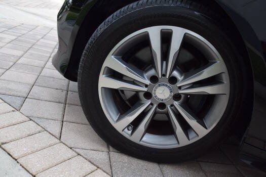 Used 2014 Mercedes-Benz E 250 BlueTEC Sedan image 80
