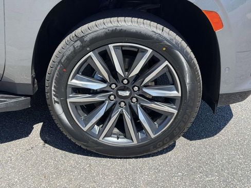 Used 2021 Cadillac Escalade Sport w/ Driver Assist Tech Package AWD/4WD image 25