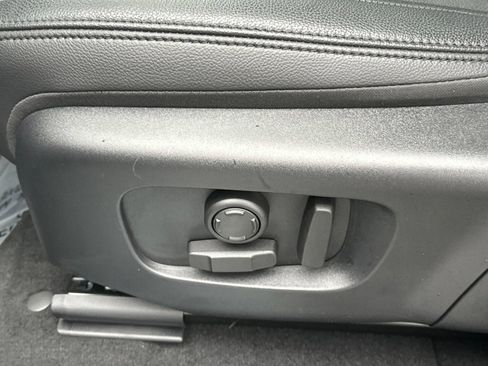 Used 2024 Land Rover Range Rover Evoque Dynamic SE image 16