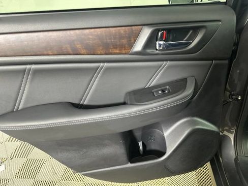 Used 2019 Subaru Outback 2.5i Limited AWD/4WD image 18