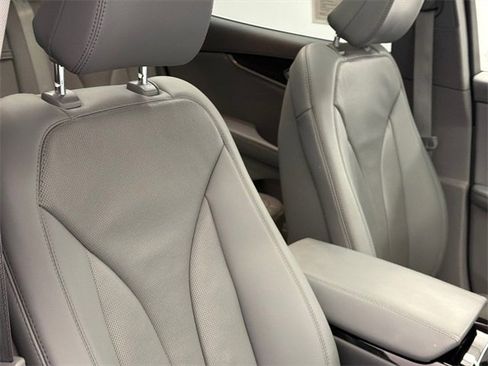 Used 2023 Lincoln Nautilus Reserve w/ Equipment Group 201A image 11