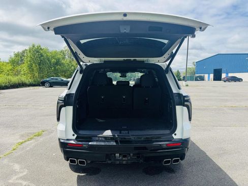 Used 2024 Chevrolet Traverse RS w/ LPO, Floor Liner Package image 44