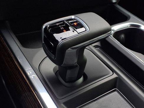 New 2026 GMC Sierra 1500 Elevation w/ Elevation Premium Package AWD/4WD image 9