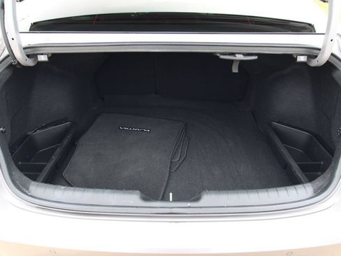Used 2023 Hyundai Elantra Limited w/ Preferred Accessory Package FWD image 14