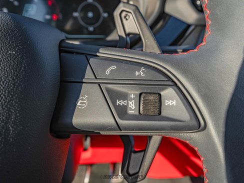 Used 2025 Lamborghini Urus SE AWD/4WD image 25