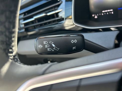 New 2026 Volkswagen Jetta SE FWD image 24
