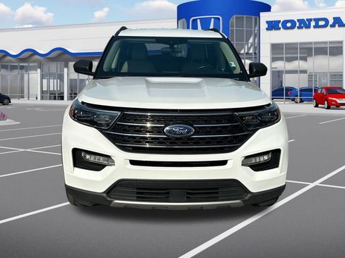 Used 2023 Ford Explorer XLT w/ Equipment Group 202A RWD image 2