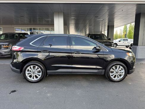 Certified 2024 Ford Edge Titanium w/ Cold Weather Package AWD/4WD image 8