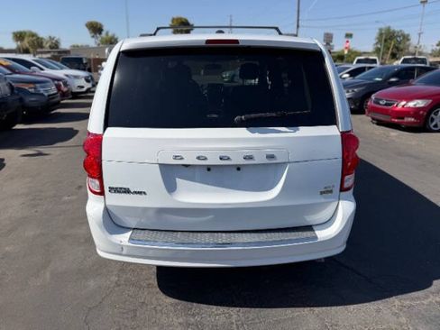 Used 2018 Dodge Grand Caravan SXT FWD image 4