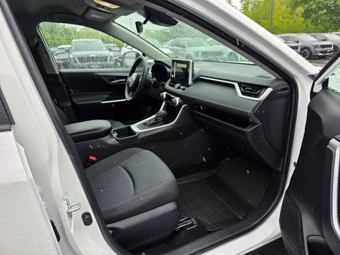 Used 2025 Toyota RAV4 XLE AWD/4WD image 11