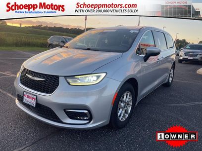 Used 2023 Chrysler Pacifica Touring-L