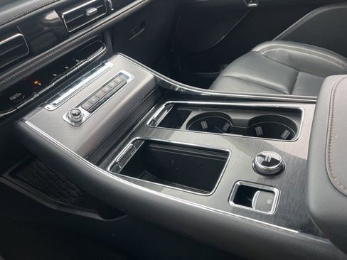 Used 2025 Lincoln Aviator AWD image 42