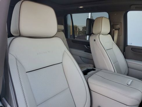 Certified 2025 GMC Yukon XL Denali image 23