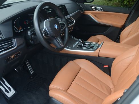 Used 2022 BMW X5 sDrive40i w/ M Sport Package image 2
