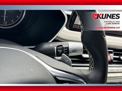Used 2025 Genesis G70 2.5T AWD/4WD image 31
