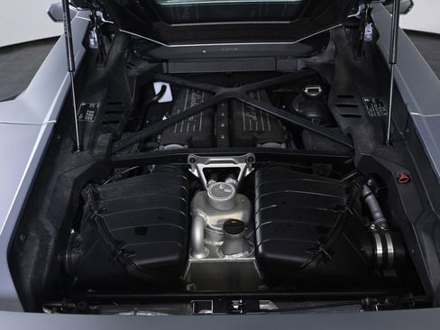 Used 2023 Lamborghini Huracan Tecnica RWD image 3