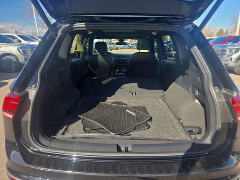 Used 2024 Volkswagen Tiguan SEL R-Line image 19