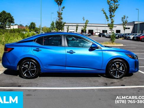 Used 2024 Nissan Sentra SV FWD image 8