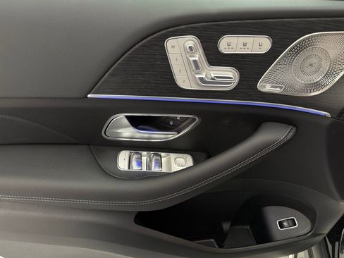 New 2026 Mercedes-Benz GLS 580 4MATIC image 11