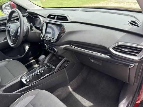 Used 2023 Chevrolet TrailBlazer LT w/ Convenience Package AWD/4WD image 27