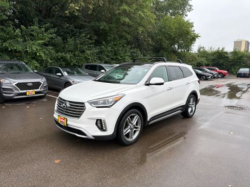 Used 2017 Hyundai Santa Fe Limited AWD/4WD image 4