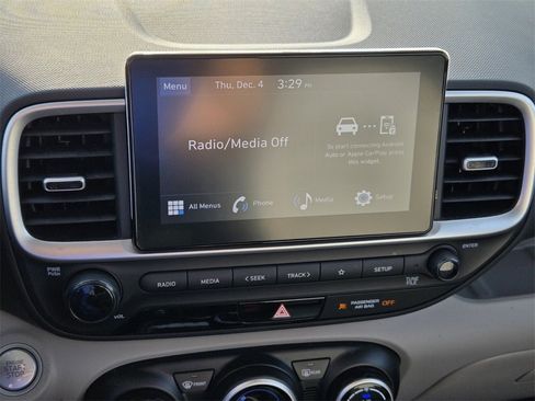 Certified 2024 Hyundai Venue SEL image 20