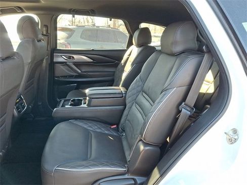 Used 2021 MAZDA CX-9 Signature image 11
