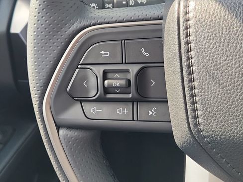 New 2026 Toyota 4Runner SR5 AWD/4WD image 9
