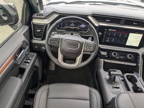 Used 2025 GMC Sierra 1500 Denali AWD/4WD image 17