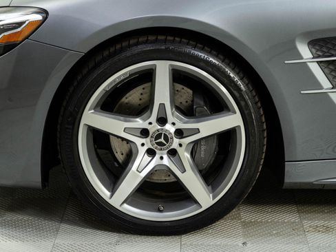 Used 2018 Mercedes-Benz SL 550 image 34