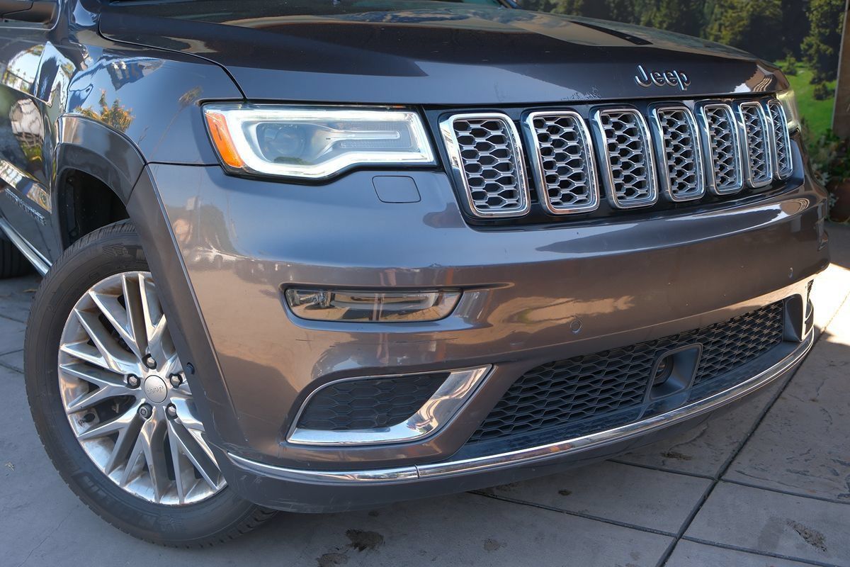 Used 2018 Jeep Grand Cherokee Summit w/ Skid Plate Group AWD/4WD image 7