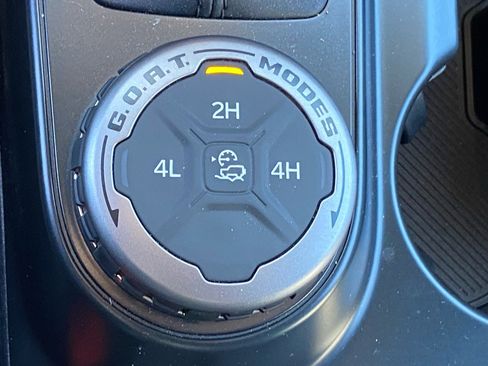 Used 2024 Ford Bronco Outer Banks image 19