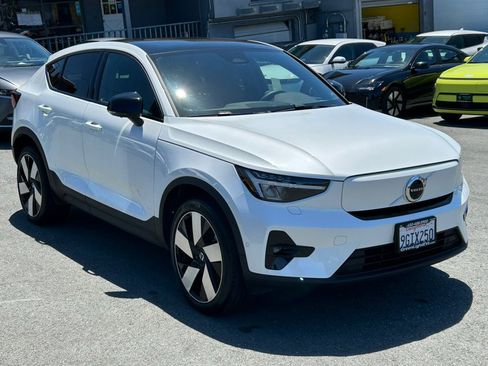 Used 2023 Volvo C40 P8 Recharge Plus w/ Climate Package AWD/4WD image 3