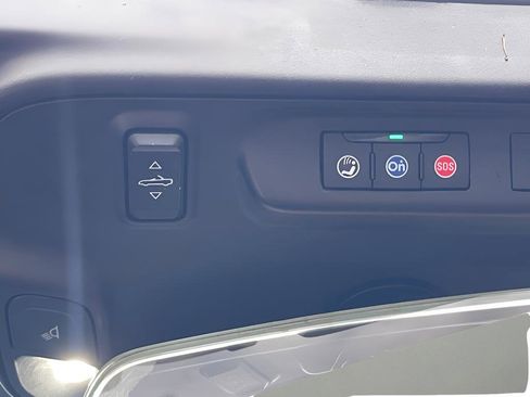 Used 2022 Chevrolet Camaro LT image 32