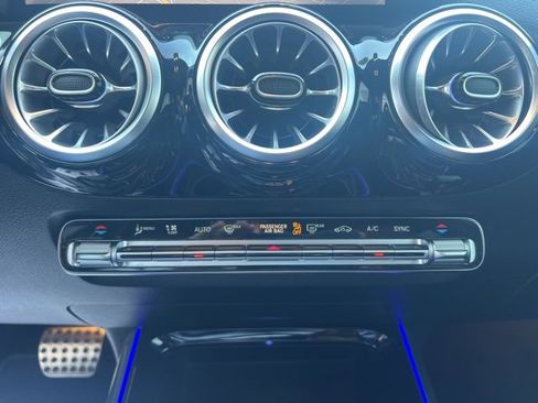 Used 2022 Mercedes-Benz GLA 250 4MATIC image 31