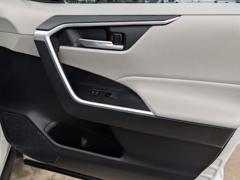 Used 2023 Toyota RAV4 XLE image 32