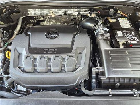 Used 2022 Volkswagen Tiguan SE image 21