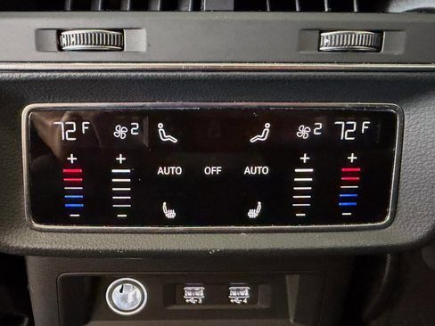 Used 2019 Audi Q8 Premium Plus w/ Premium Plus image 64