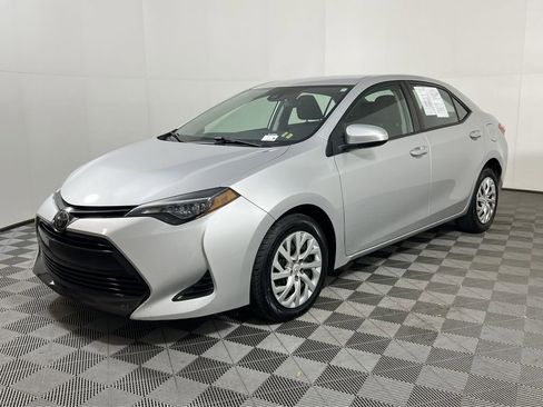 Used 2019 Toyota Corolla LE image 4