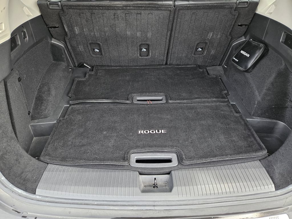 Used 2021 Nissan Rogue Platinum FWD image 21