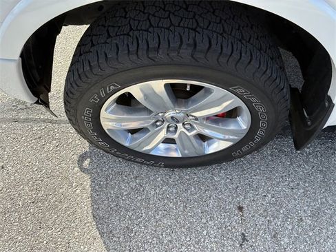 Used 2019 Ford F150 Platinum w/ Equipment Group 701A Luxury image 12