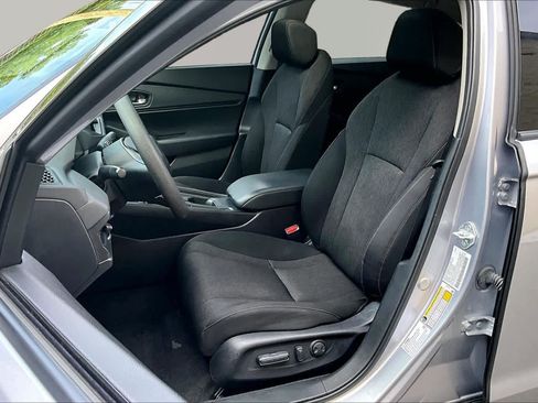 Used 2024 Honda Accord EX image 8